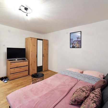 Studio Apartment Aneta Zagreb Extérieur photo