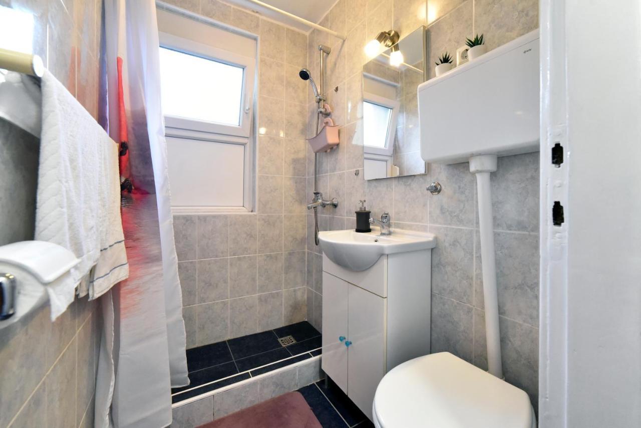 Studio Apartment Aneta Zagreb Extérieur photo